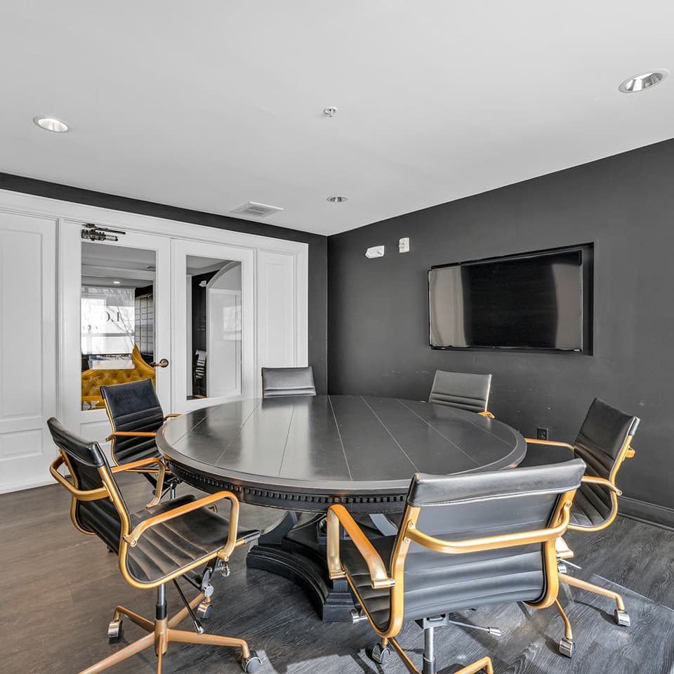 The-London—Amenities—Study-Room-(1)