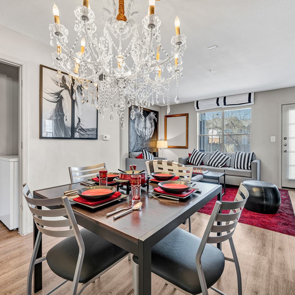 The-London—Model—Dining-Room-(1)